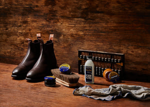 Directly imported from France, Saphir Beaute Du Cuir product range including shoe waxes, shoe creams and other shoe care accessories in Australia.